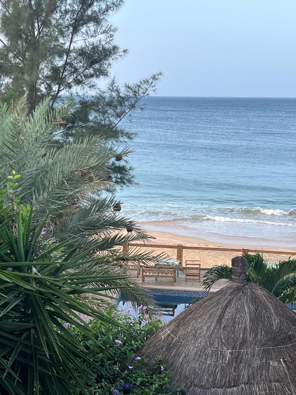 B&B Pieds Dans L'Eau Popenguine Exterior foto